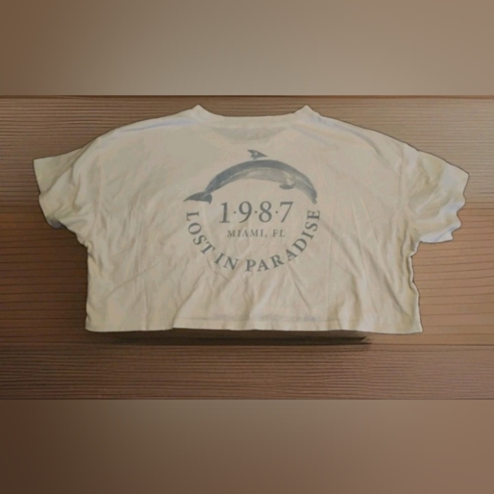 Women's Cream Dolphin Graphic Crop Top